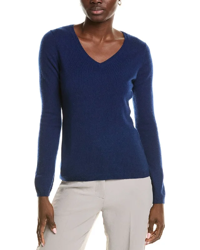 Slightly Flared Design Sweaters with fun prints for women Sofiacashmere Modern V-Neck Cashmere Sweater Slightly Flared Design Sweaters with fun prints for women Sofiacashmere Modern V-Neck Cashmere Sweater