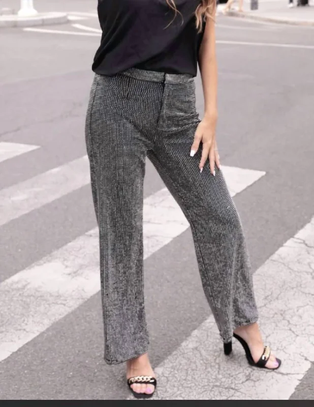 Minimal Style Easygoing pants Jazzy Studded Pants In Black